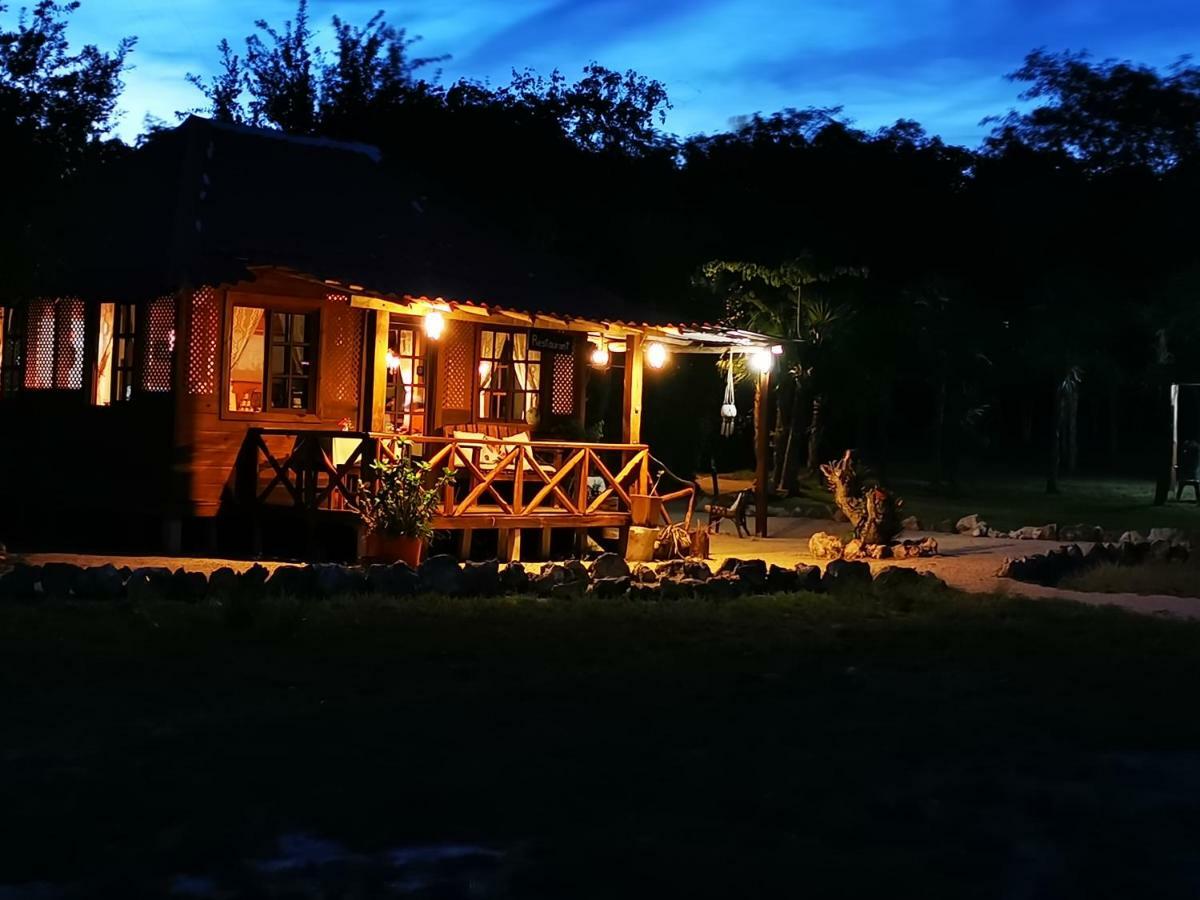 Hotel El Chital Raudales Exteriör bild
